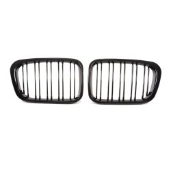 JOM Frontgrill med dobbelt ribbe i blank sort til BMW Serie 3 E46 4-drs, rgang 1998-2001