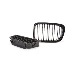 JOM Frontgrill med dobbelt ribbe i blank sort til BMW Serie 3 E46 4-drs, rgang 1998-2001