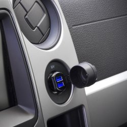 Scosche reVOLT - Dual USB lader til bil