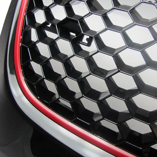 JOM Frontgrill GTI look med honey comb gitter i sort med rd liste til VW Golf 5