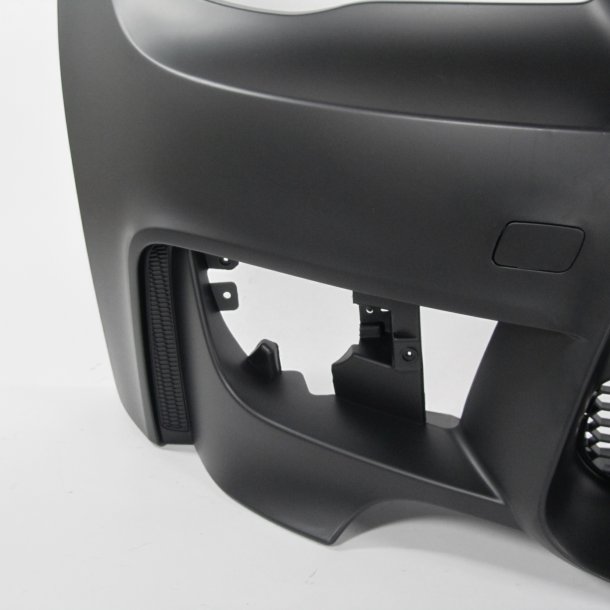 JOM Forkofanger Sports design med grill til BMW 1 serie E81, E82, E87 og E88