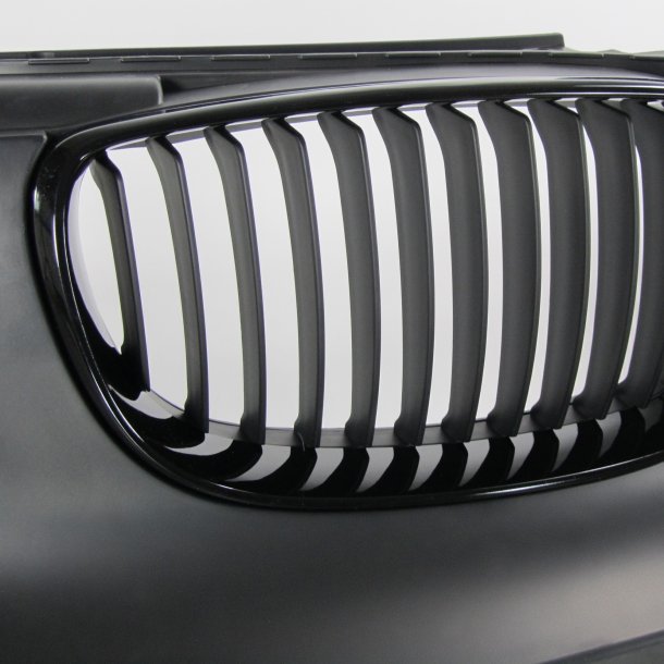JOM Forkofanger Sports design med grill til BMW 1 serie E81, E82, E87 og E88
