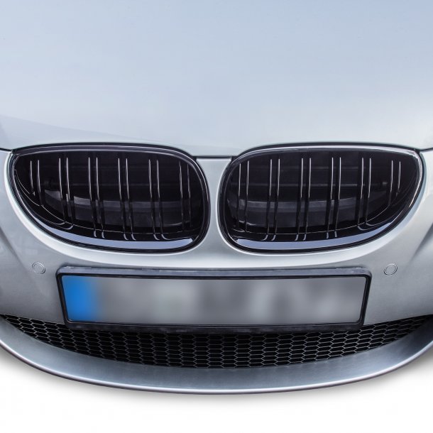 JOM Frontgrill med dobbelt ribbe i blank sort til BMW serie 5 E60 rgang 2003-2010