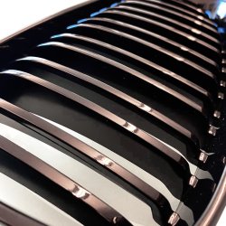 JOM Frontgrill med dobbelt ribbe i blank sort til BMW serie 1 E87 rgang 2007-2011